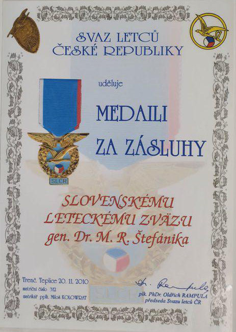Medaila Za zásluhy Svazu letců Českej republiky udelená SLZ 1